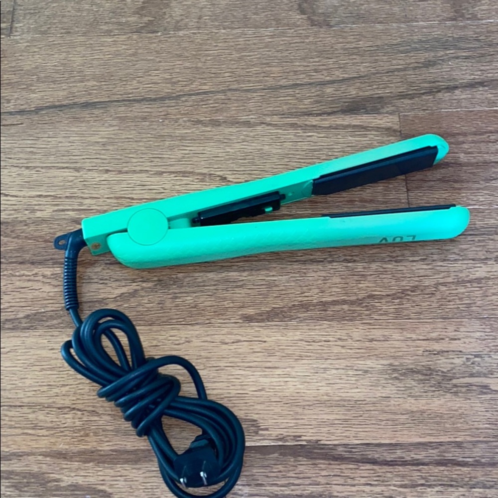 LUV Hair Straightener